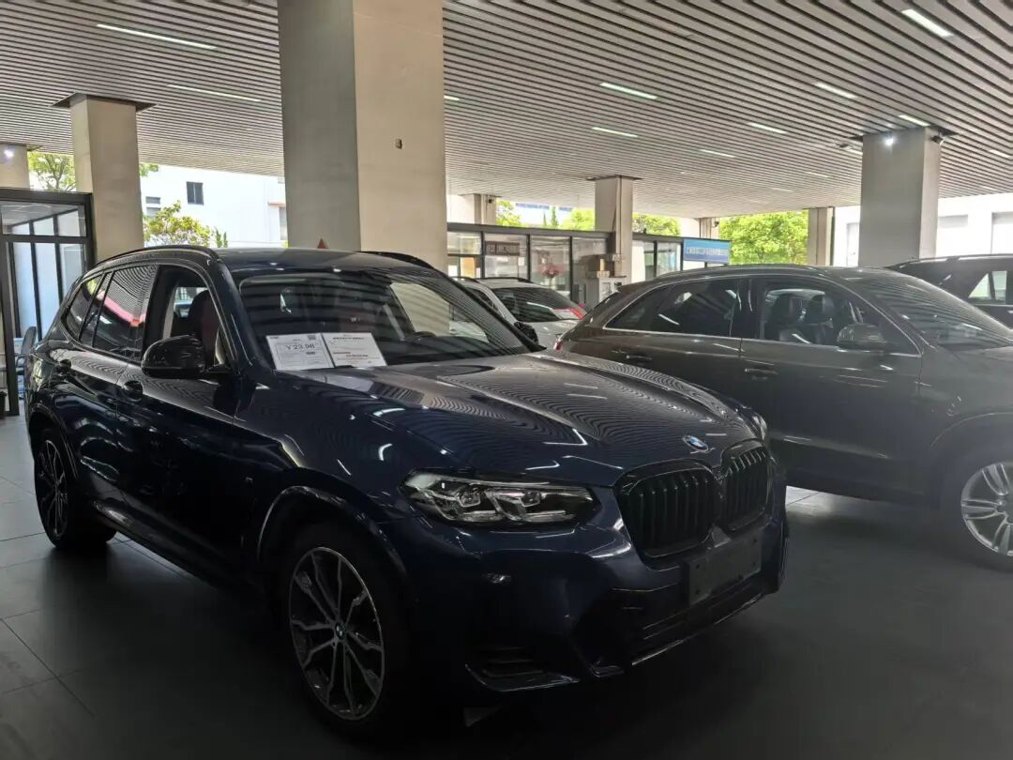 有二手车商甩卖豪车:宝马18.8万元,奔驰14万余元,奥迪17万元!美以伊战争、新能源替代等因素正冲击燃油车市场